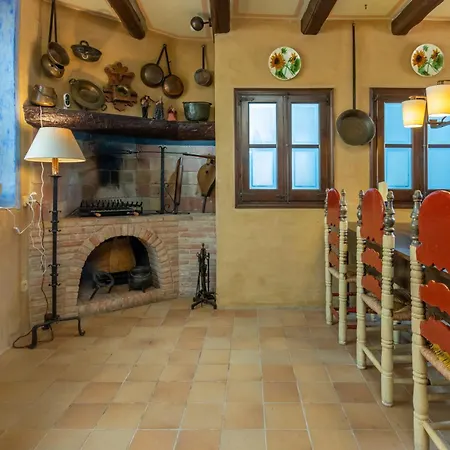 Prázdninový dům Casa Rustica En Castell Demporda Corsá